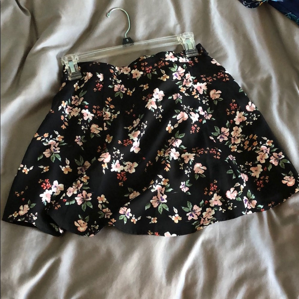 Floral mini skirt